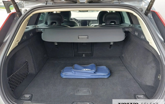 Volvo V60 Cross Country cena 178000 przebieg: 63043, rok produkcji 2021 z Legionowo małe 379